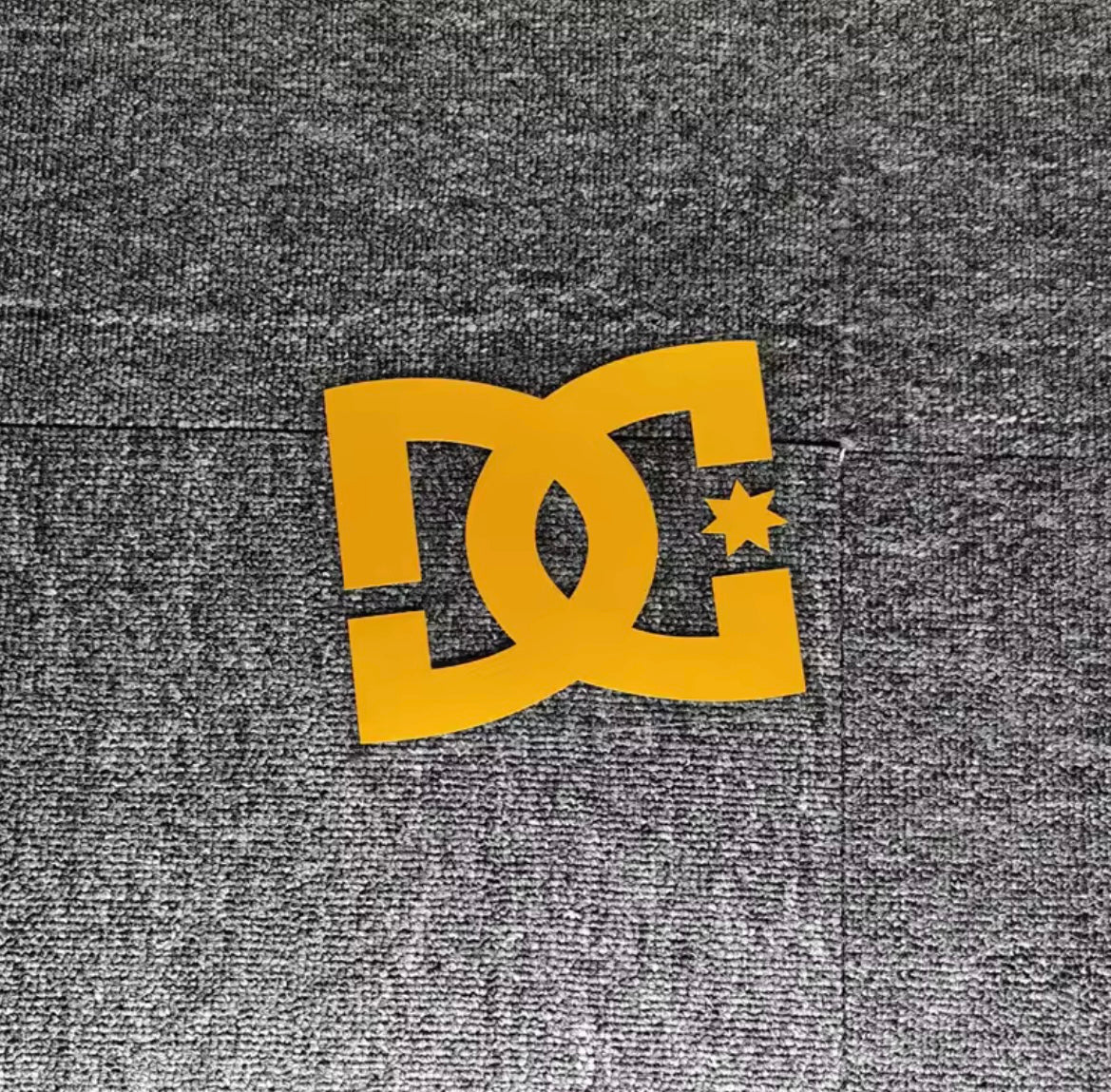 DC SHOES STICKER/DECAL 11X9 IN