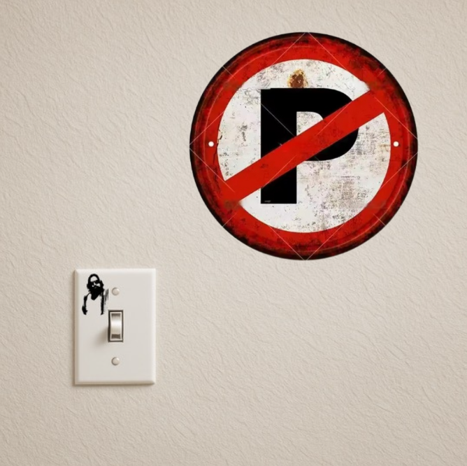 NO PARKING TIN SIGN (20x20CM)